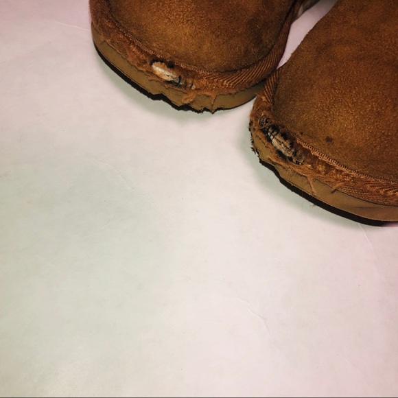 TODDLER Kids Classic II Chesnut Ugg Boots Size 8 - Picture 3 of 4